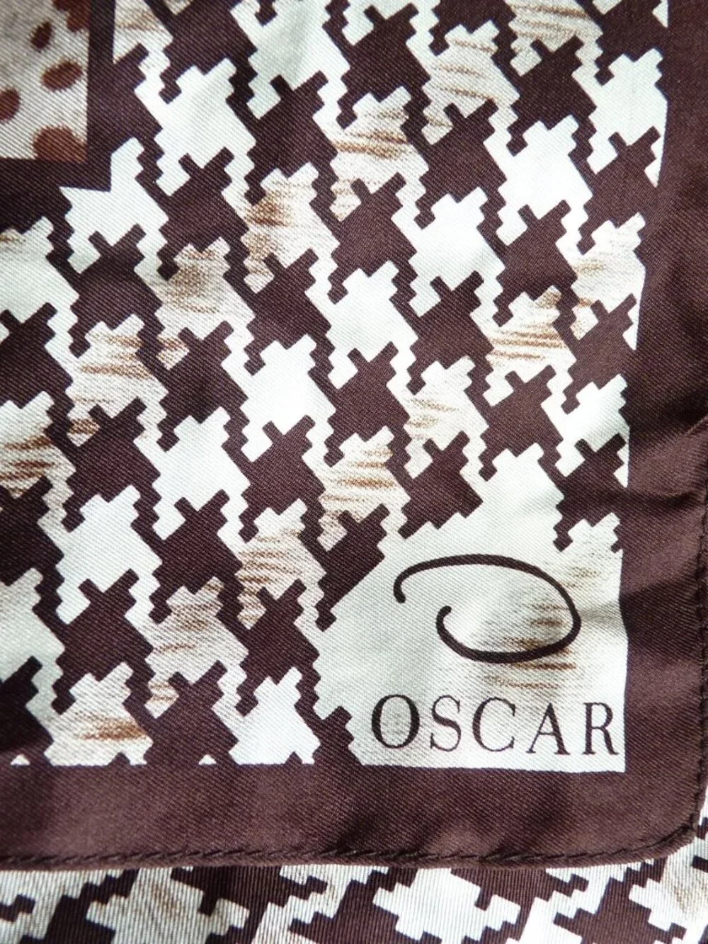 OSCAR DE LA RENTA ANIMAL PRINT SILK SCARF 35X35